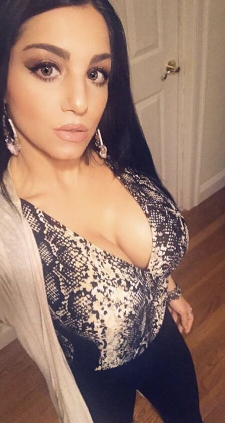 Big Tits Girl And MILF Selling Her Bombshell Bras