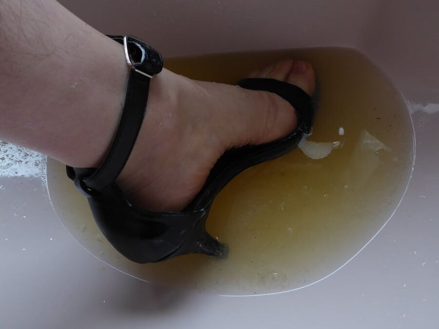heels and feet wash