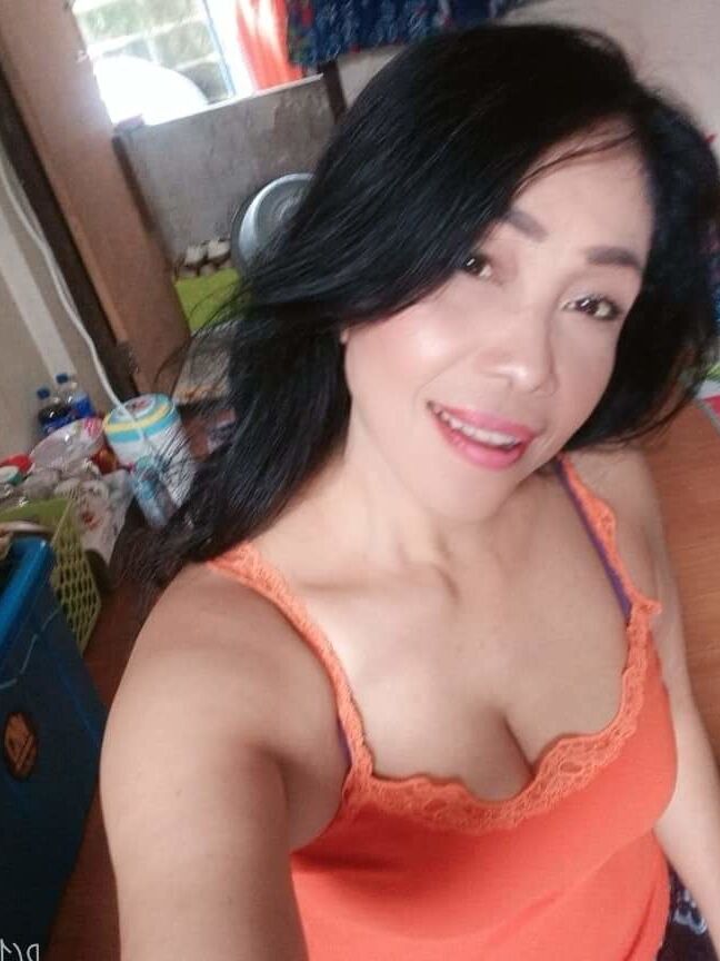 Big tit slut wife exposed