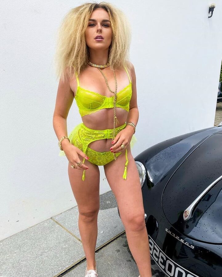 Crimped Hair Beauty Tallia Storm