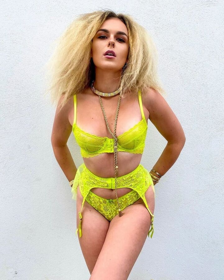Crimped Hair Beauty Tallia Storm