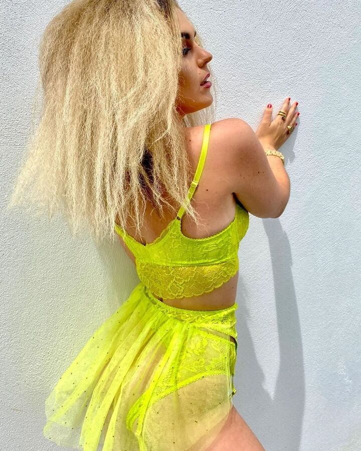 Crimped Hair Beauty Tallia Storm
