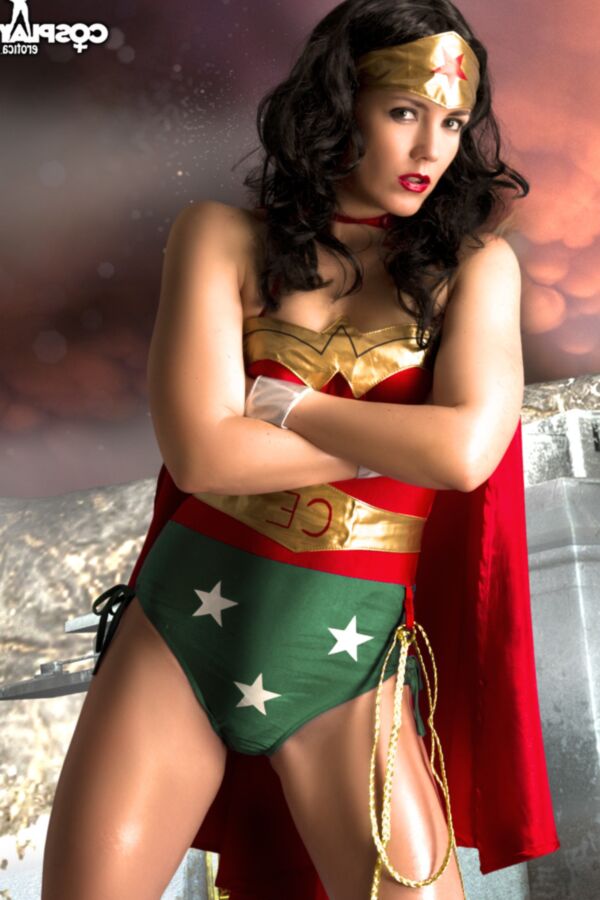 Wonder Woman encourages you to suck cock (captions)