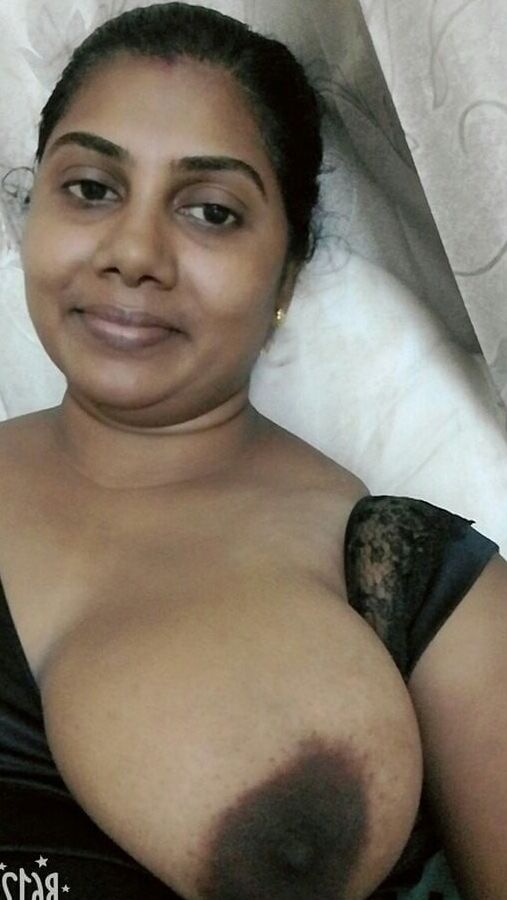 Sri Lanka big boob aunty nude