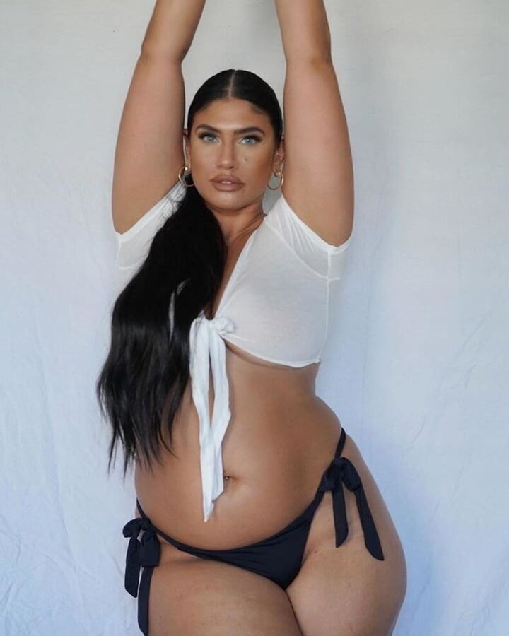 Sexy thick horny bitch
