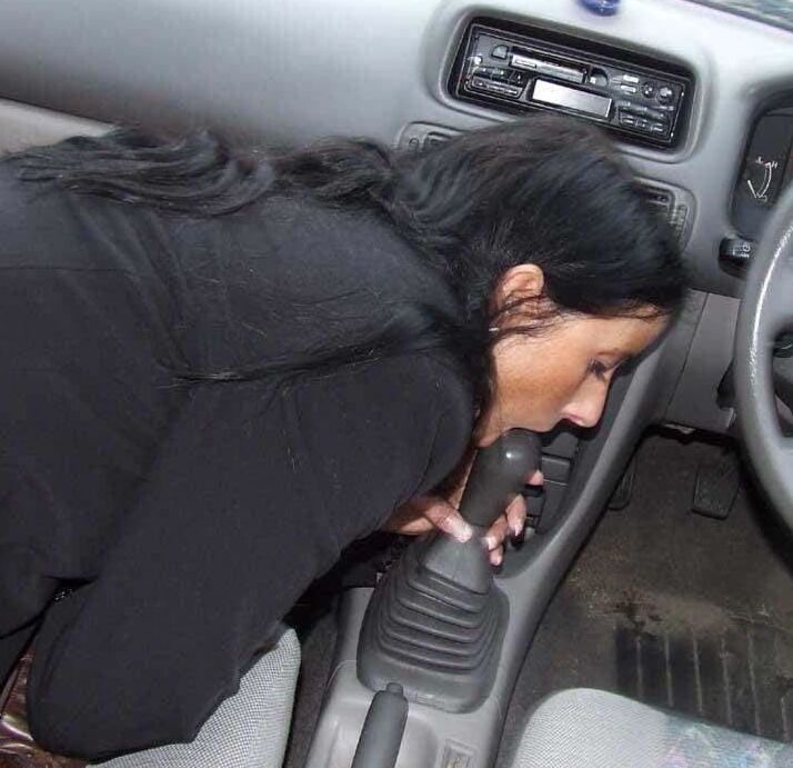 women fuck car shifters