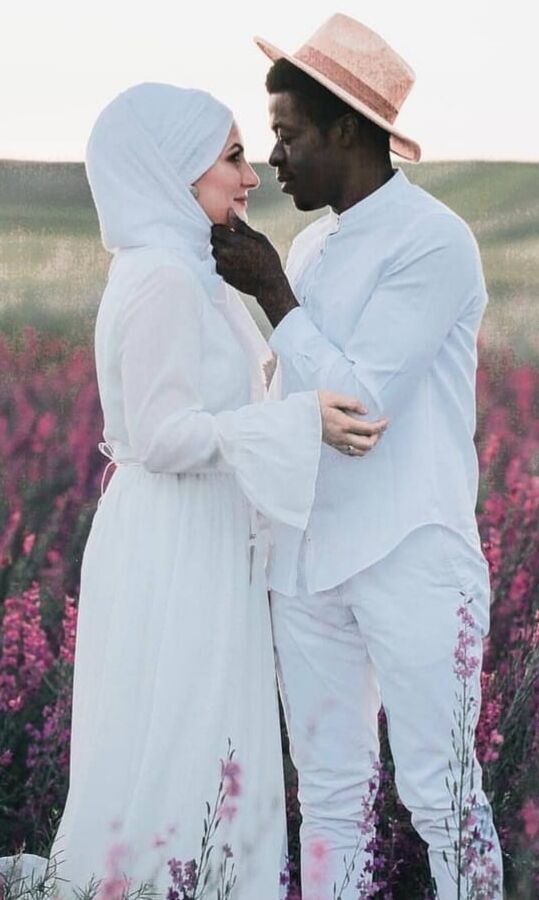 Turkish Hijab Bitch Loves Big Black Cock