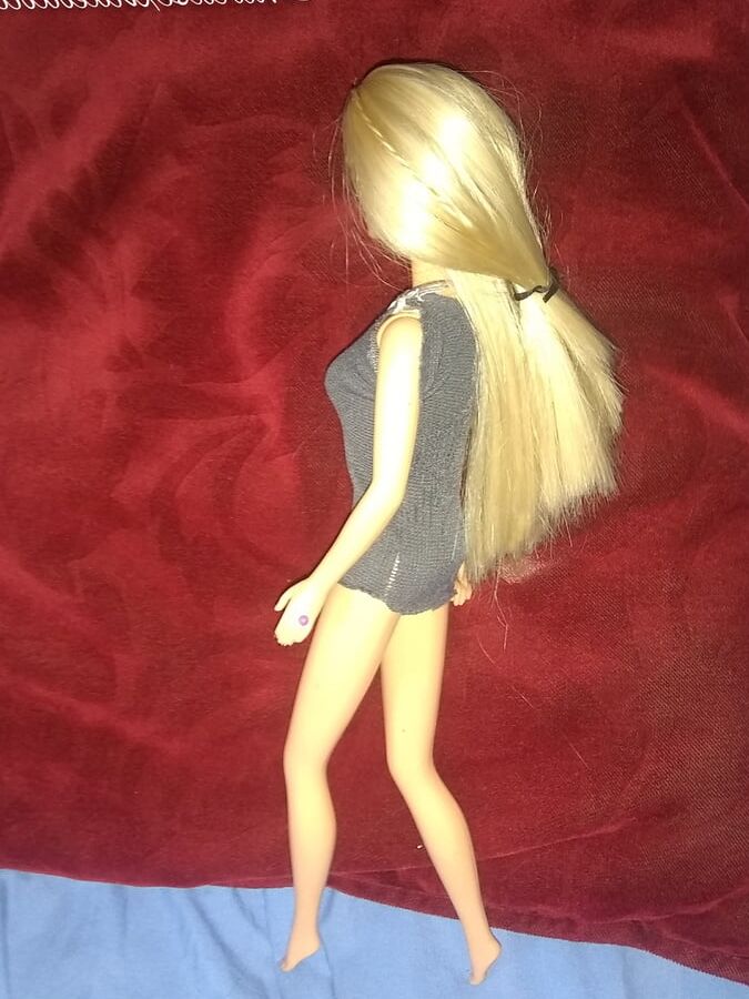 Barbie Doll junio