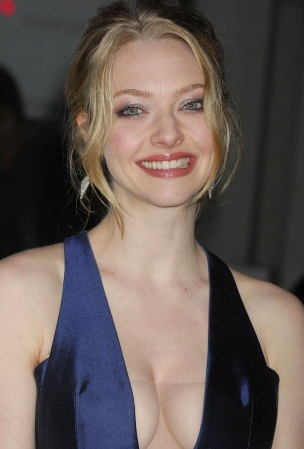 Amanda Seyfried hot pics