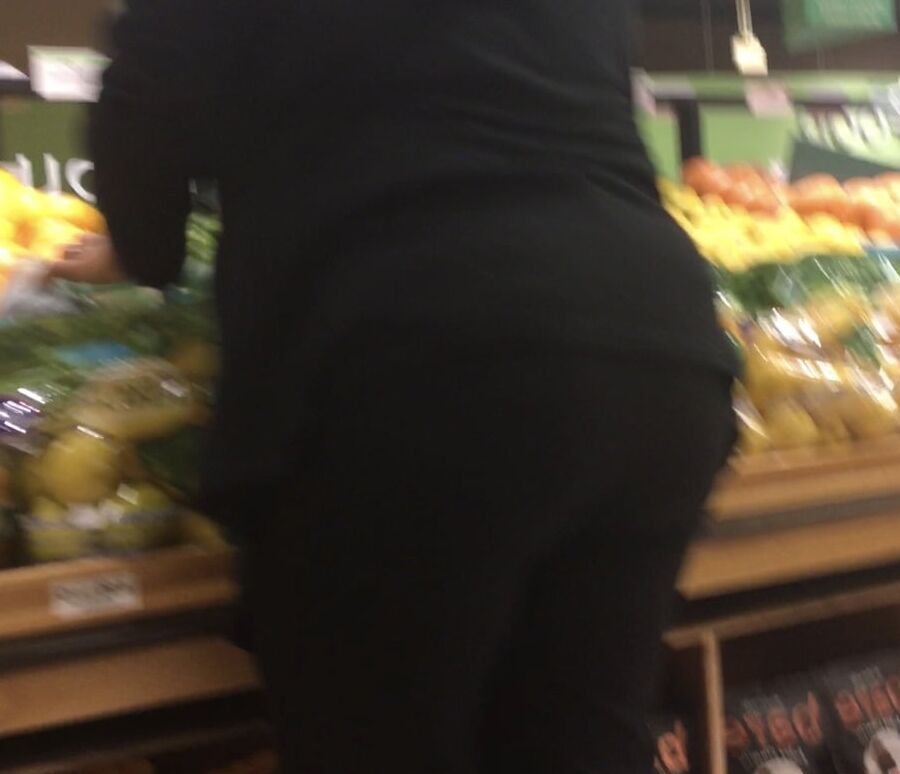 Grocery store babe in tight spandex