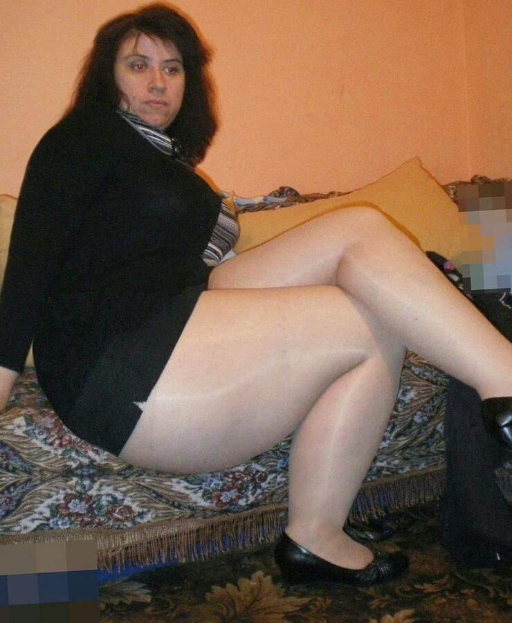 Mature thick thighed woman