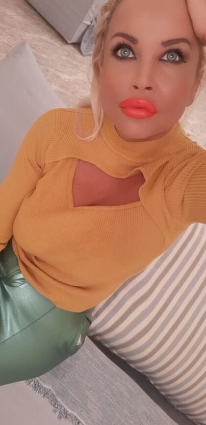 Greek Huge Tits MILF vol