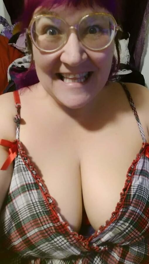 Coroa safada gostosa adora porra nos oculos