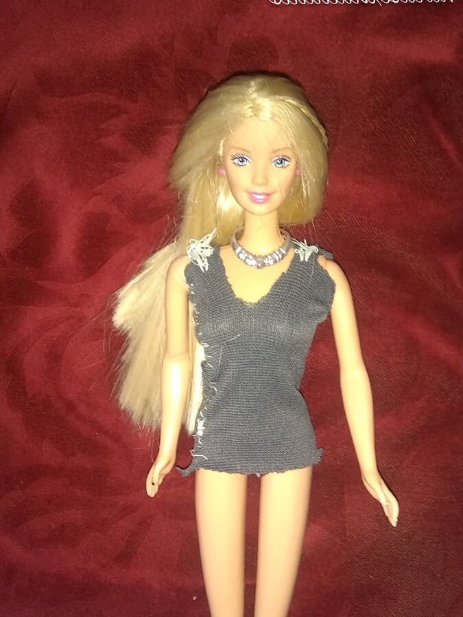 Barbie Doll junio