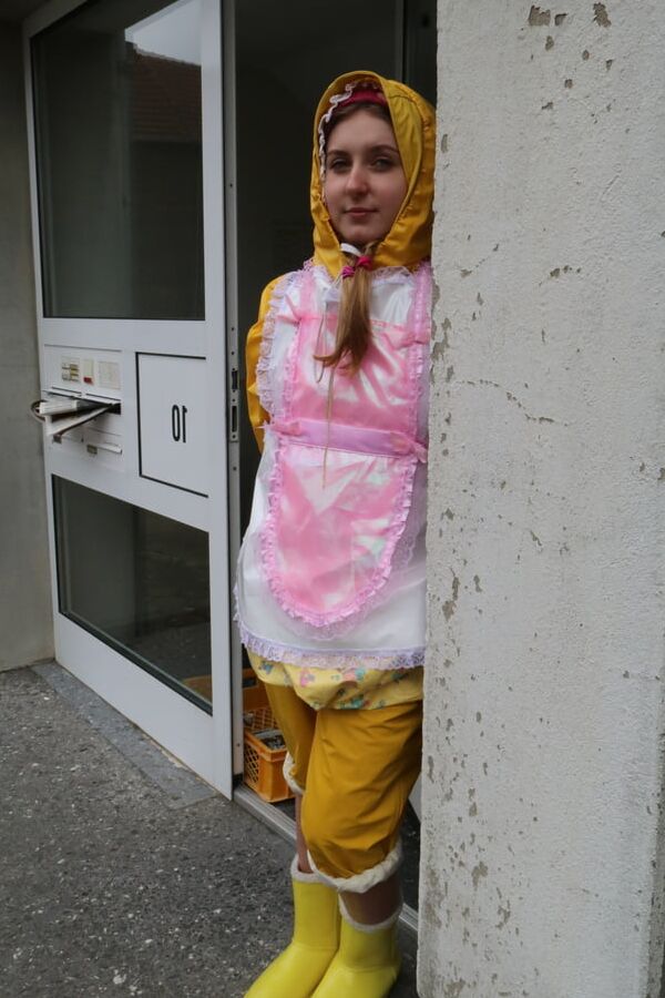Halal german trained rubber hooker morona pigleta waiting