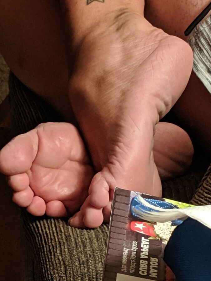 My Wifes Size . Mature Feet