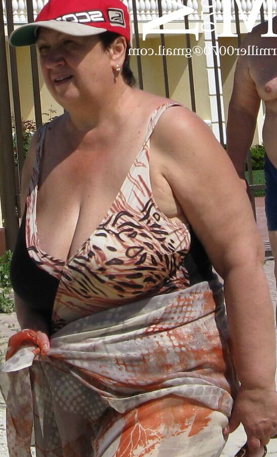 BIg Tits, Huge Tits, Macromastia (From The Beach)