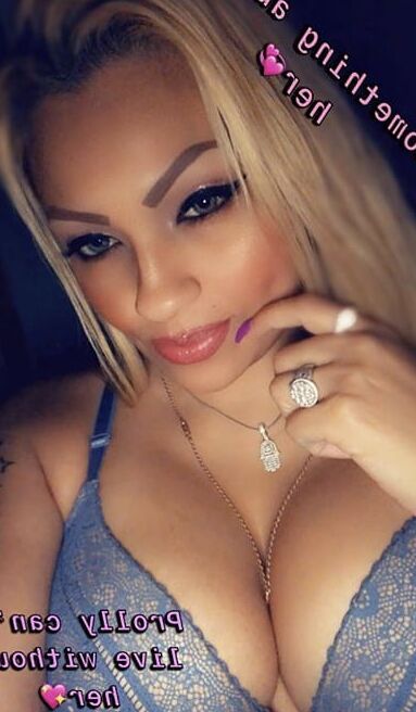 Big Tits Blonde MILF Bartender
