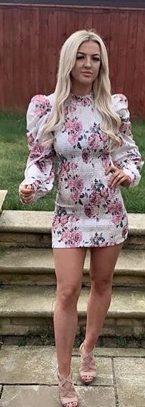 Hot Blonde Babe: Chloe