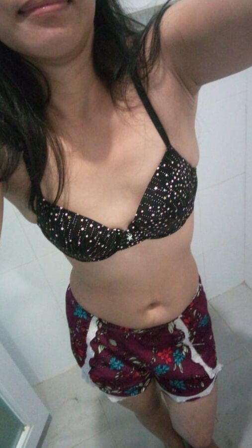 Filipina single mom strips
