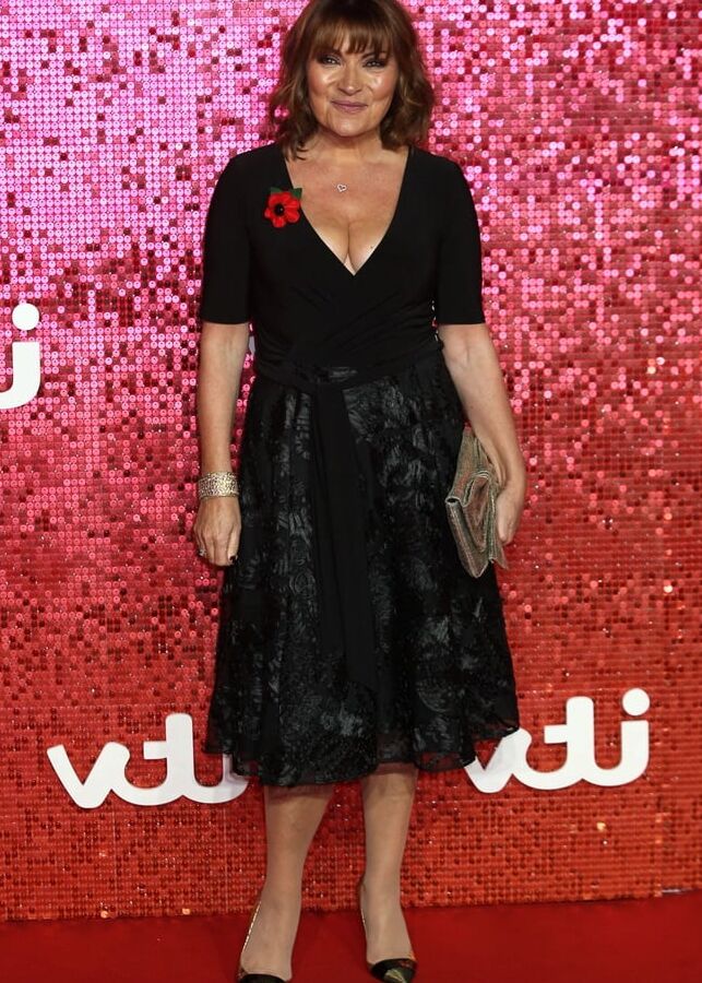 Lorraine Kelly UK Mature TV Presenter in Pantyhose