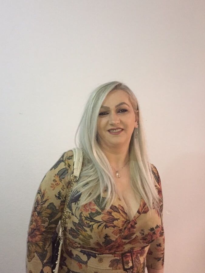 Friends sexy blonde wife