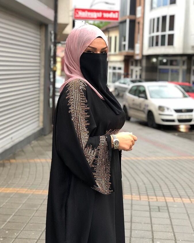 Hot niqab