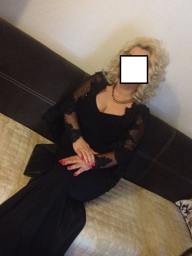 Friends sexy blonde wife