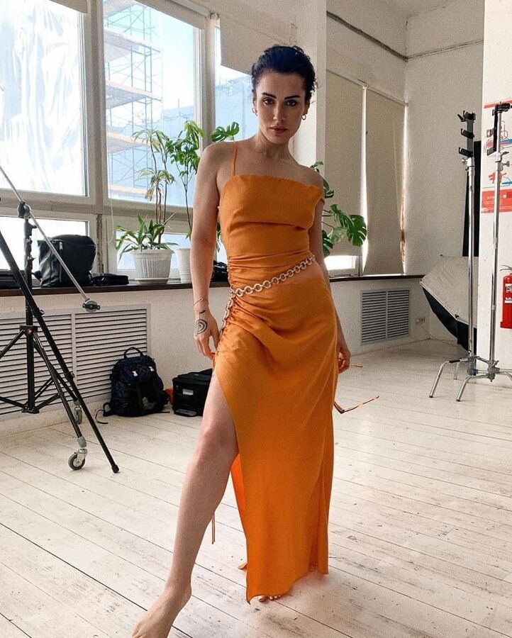 Sexy Russian blogger Tina Kandelaki