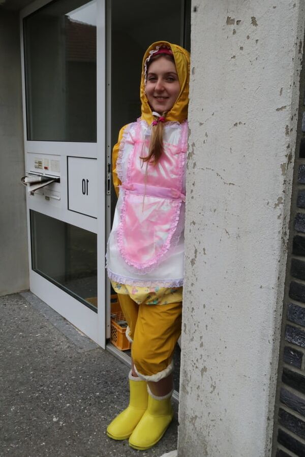 Halal german trained rubber hooker morona pigleta waiting