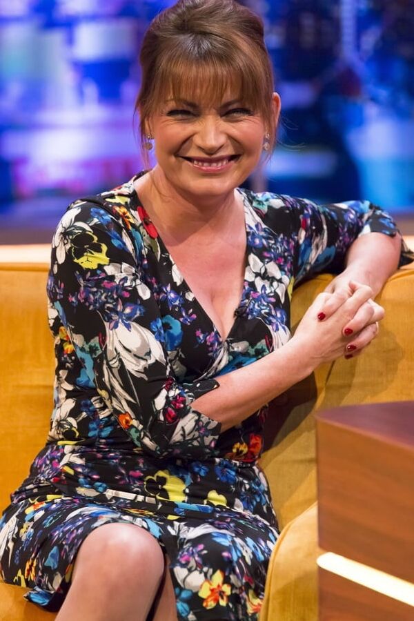 Lorraine Kelly UK Mature TV Presenter in Pantyhose
