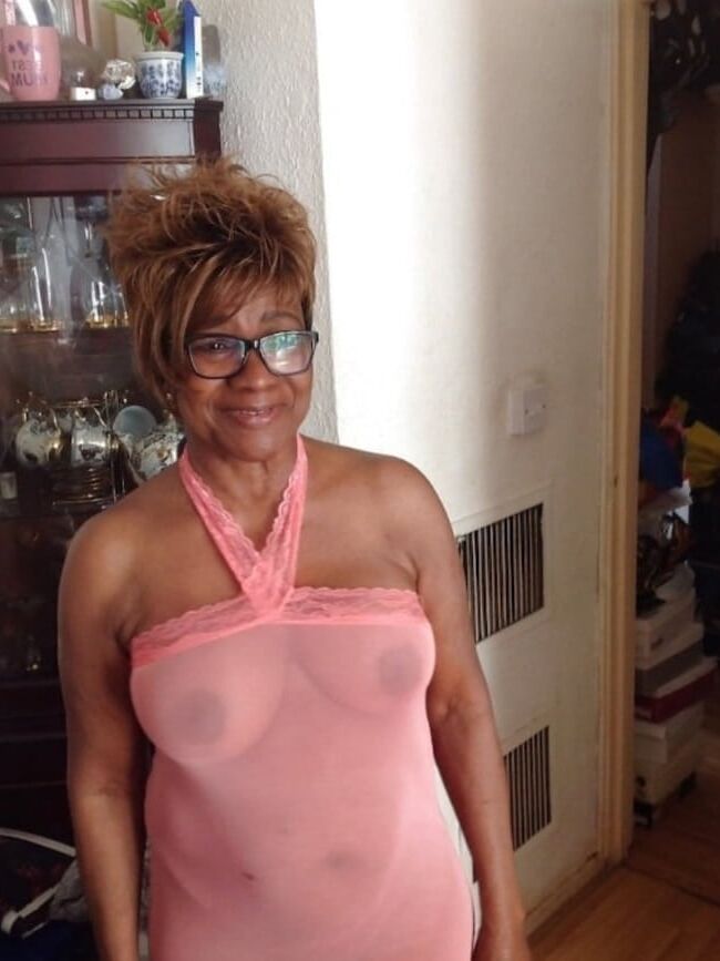 GRANNY PUTTING IN WORK VOL.