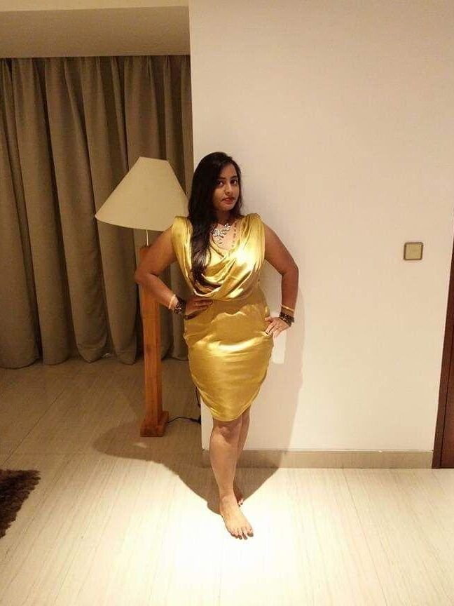 Modern look in sexy didi neha