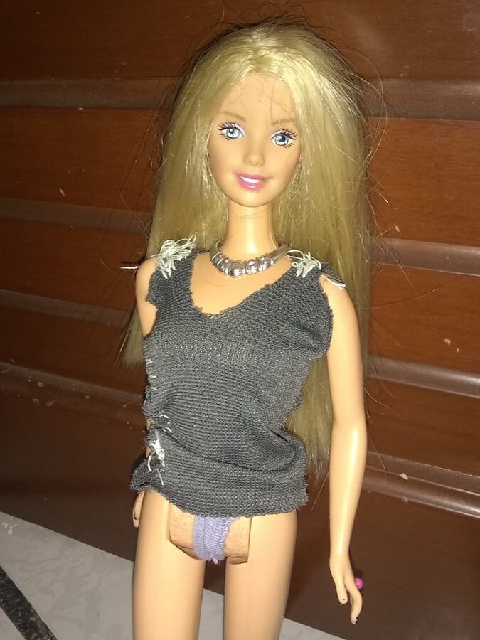 Barbie Doll junio