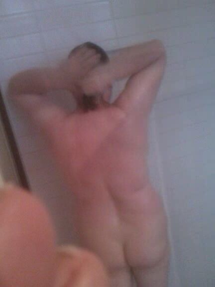 Big mature rear in shower