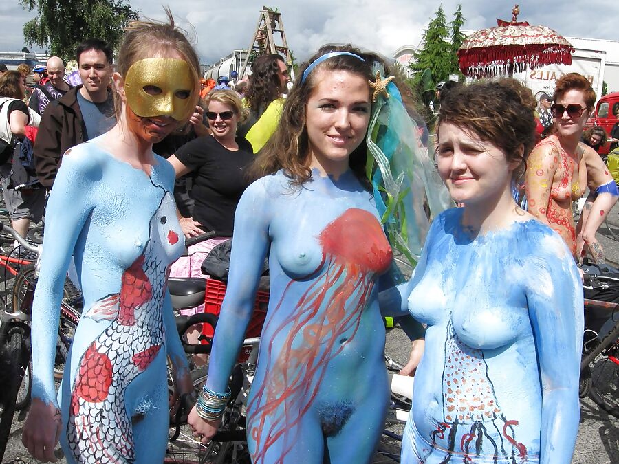 theSandfly Naked Nudist Posers!