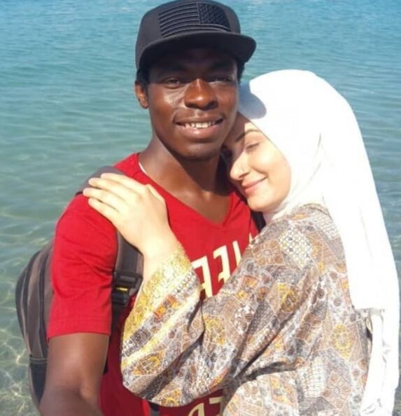 Turkish Hijab Bitch Loves Big Black Cock