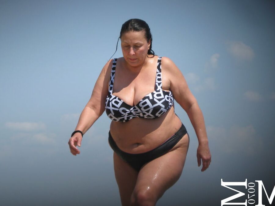 BIg Tits, Huge Tits, Macromastia (From The Beach)