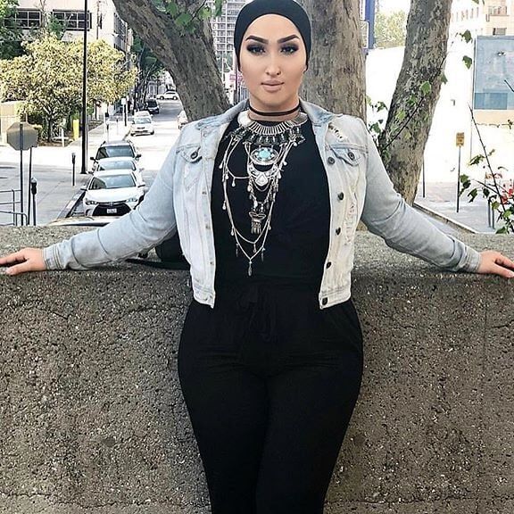 hijab sexy hoe!