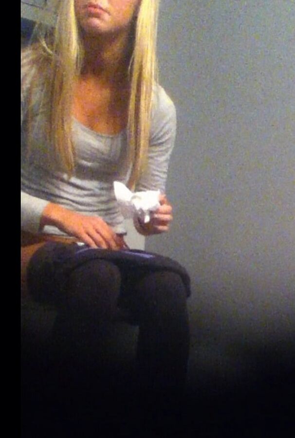 voyeur pee mix