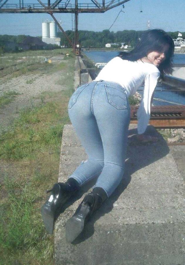 B.B&amp;B jeans ass