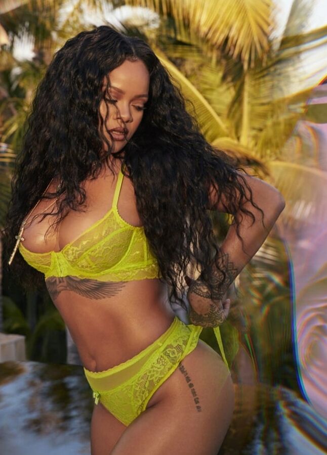 Sexy Rihanna - June &;