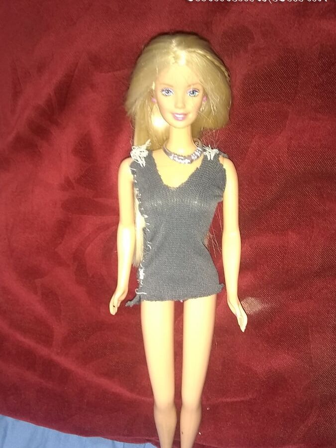 Barbie Doll junio