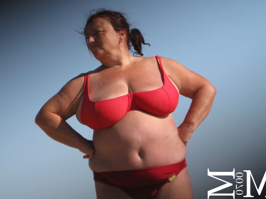 BIg Tits, Huge Tits, Macromastia (From The Beach)