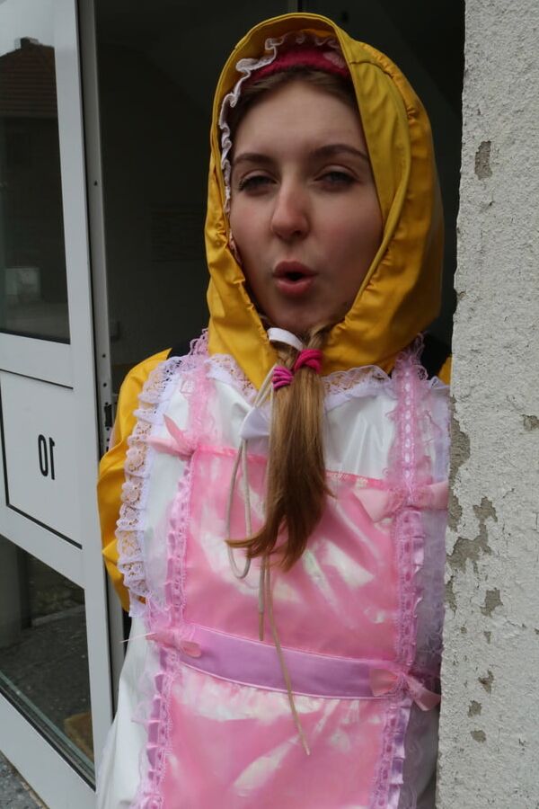 Halal german trained rubber hooker morona pigleta waiting