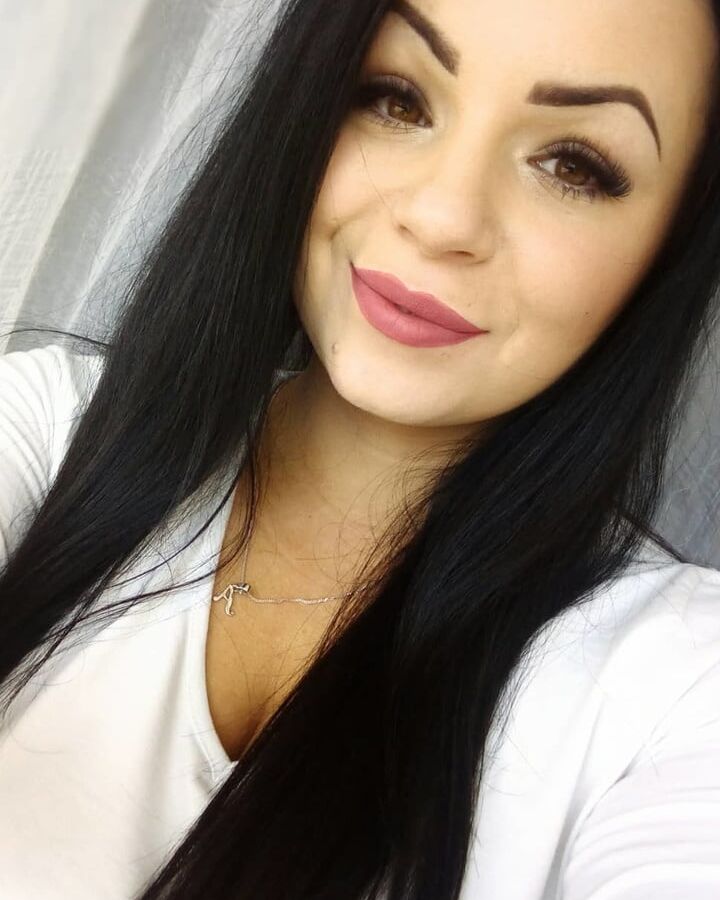 Ania hot polish curvy