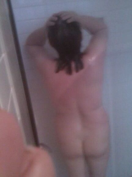 Big mature rear in shower
