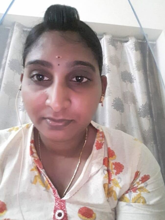Modern look in sexy didi neha