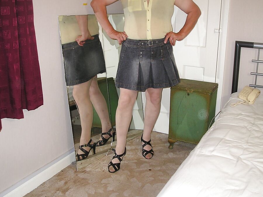My volunteering outfit a short black skirt and black tights