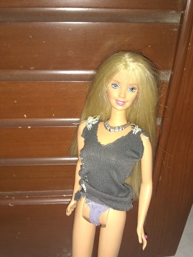 Barbie Doll junio